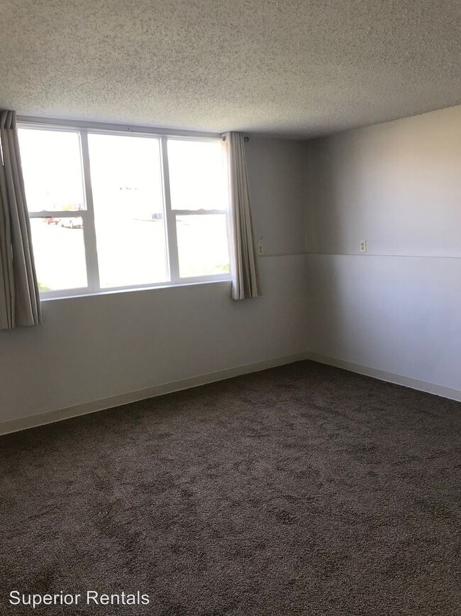 Building Photo - 2 br, 1 bath Apartment - 401 Melody Lane