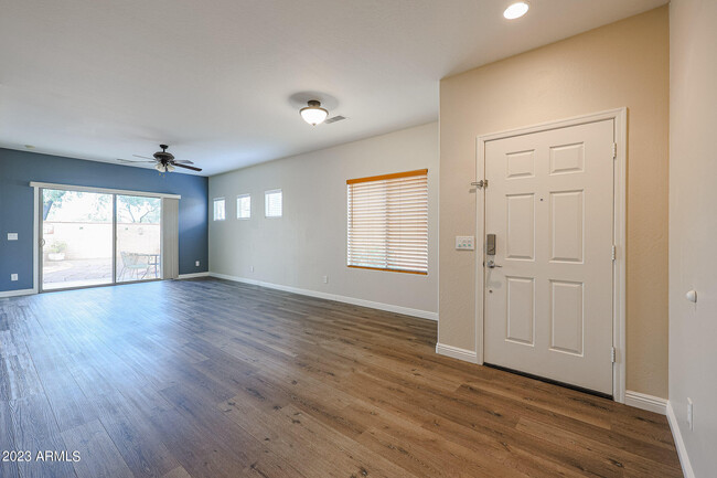 Foto del edificio - 20500 N 262nd Ave