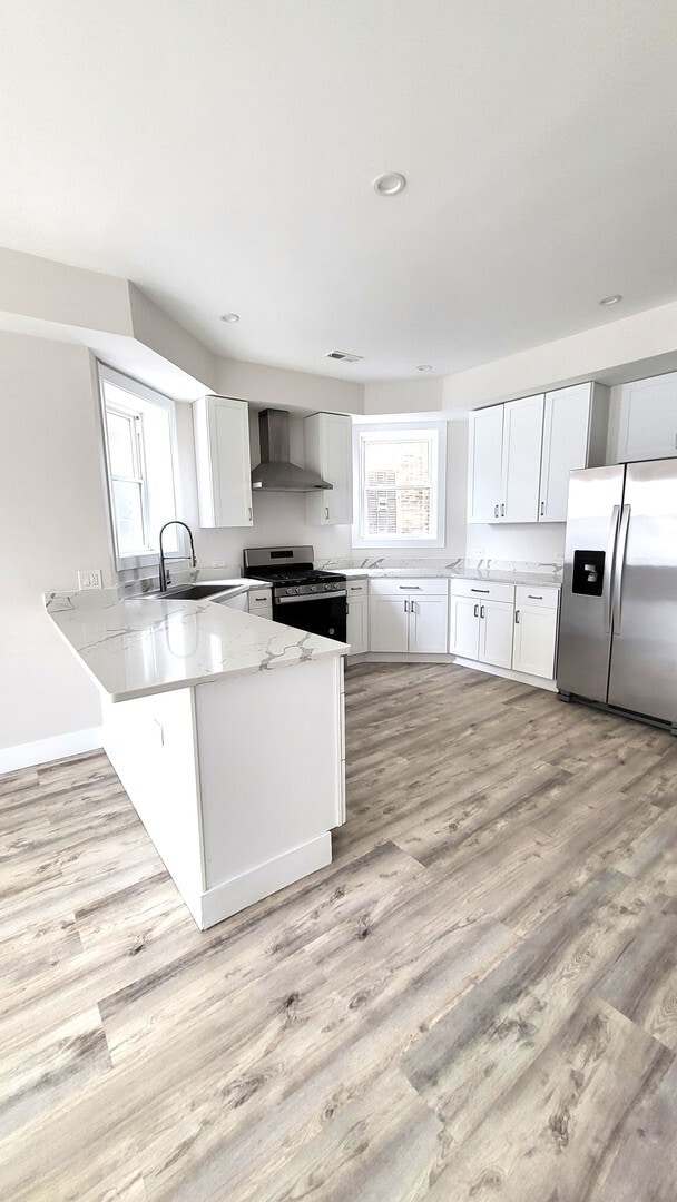 Building Photo - 2904 W Nelson St