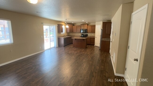 Photo - 954 Diamond Rim Dr House