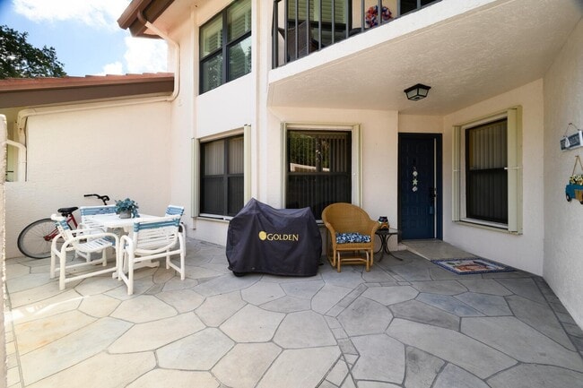 Foto del edificio - 6030 SE Martinique Dr