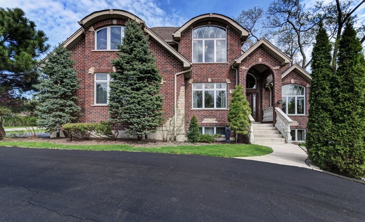 7309 S Garfield St, Burr Ridge, IL 60527 House Rental in Burr Ridge