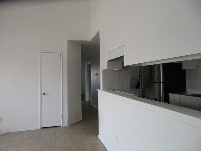 Foto del edificio - 516 N Oxford Ave