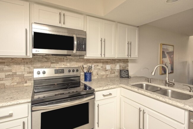 Foto del edificio - Rates Vary: $1,995 - $3,995
