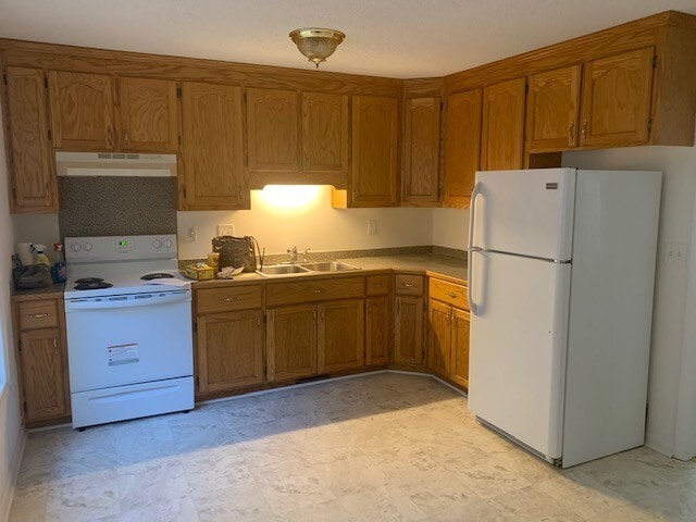 Building Photo - Beautiful 3 Bedroom Belmont Home!