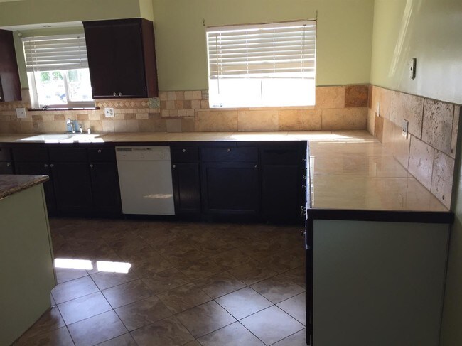 Foto del edificio - 14433 Mojave Ln