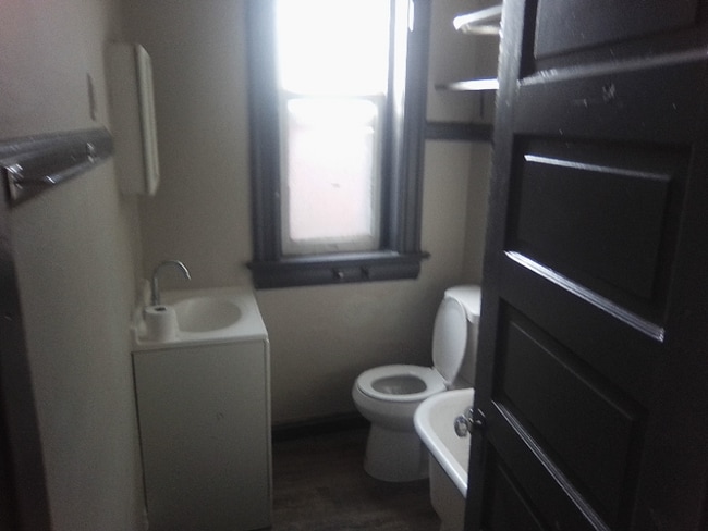 Foto del edificio - 5803 S Broadway