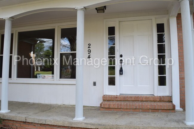 Foto del edificio - 294 Ridgecrest Rd