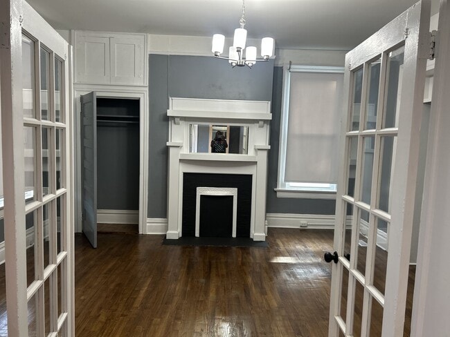 Building Photo - 805 Crawford Ave