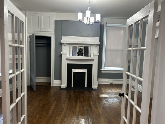 Foto del edificio - 805 Crawford Ave