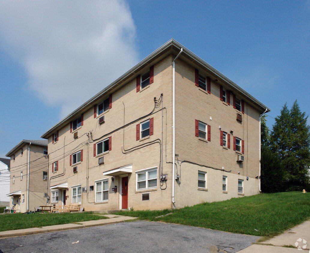 Foto del edificio - 1702-1708 W Cedar St