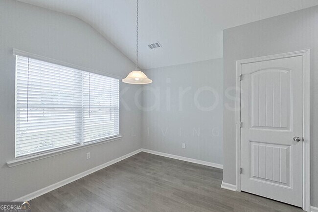 Foto del edificio - 124 Bluff Rd
