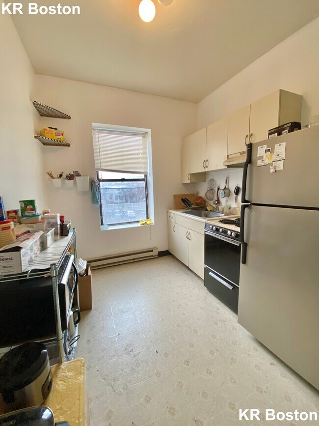 Foto del edificio - 34 Brainerd Rd