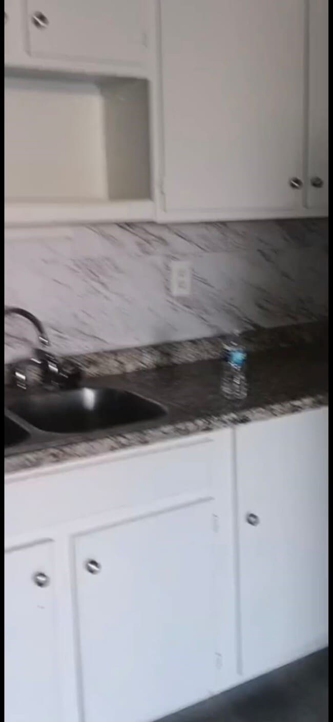 Foto del edificio - 15221 Buckle Ln