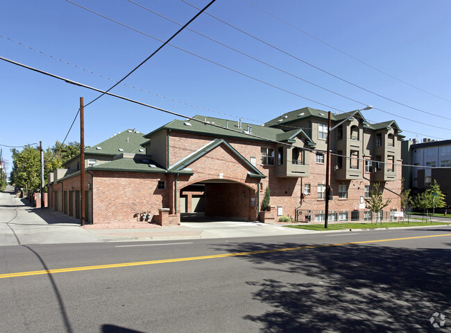 Building Photo - Highland Court