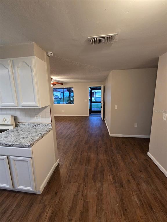 Foto del edificio - 39611 Meadowood Loop