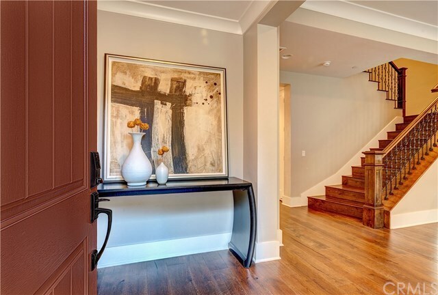 Foto del edificio - 110 S Orange Grove Blvd