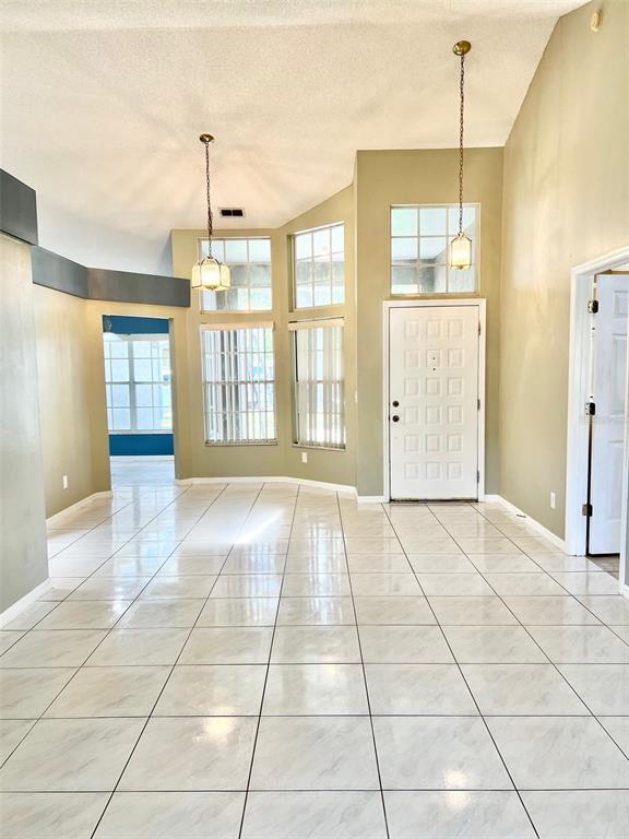 Building Photo - 1004 Eagens Creek Ct