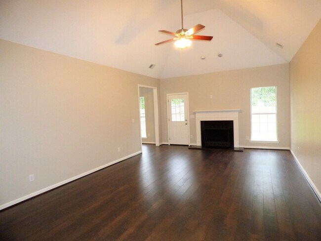 Foto del edificio - 951 Savannah Ln