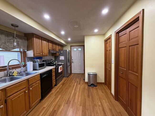 Foto del edificio - 39 Plimpton Ave