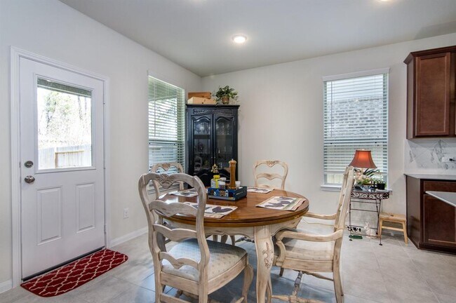 Foto del edificio - 9738 Birdsnest Ct