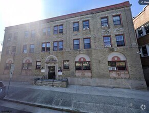 Building Photo - 2 S Bartram Ave