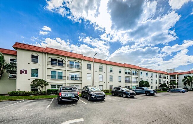 Foto del edificio - 2700 Bayshore Blvd