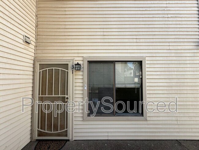 Foto del edificio - 700 McCoy Ct