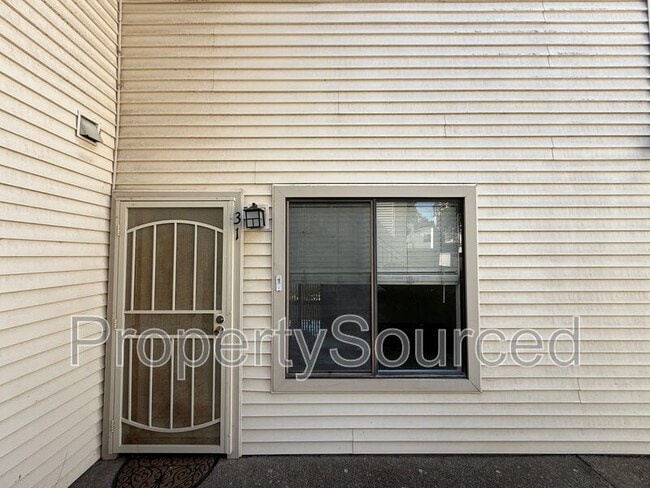 Building Photo - 700 McCoy Ct