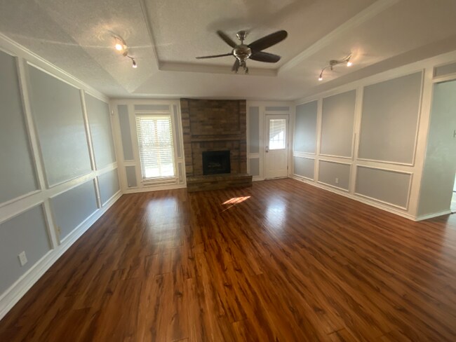 Foto del edificio - 1925 Willow Vale Dr