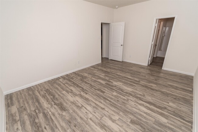 Foto del edificio - 5819 Long Arbor Ln