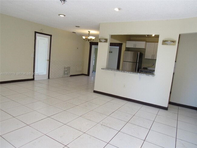 Foto del edificio - 7913 Ramona St