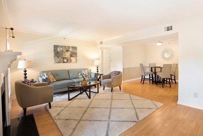 Foto del edificio - 4120 Riverlook Pkwy SE