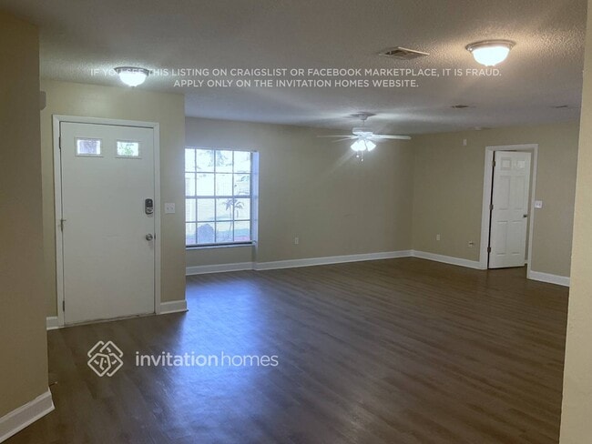 Building Photo - 4765 Miramar St