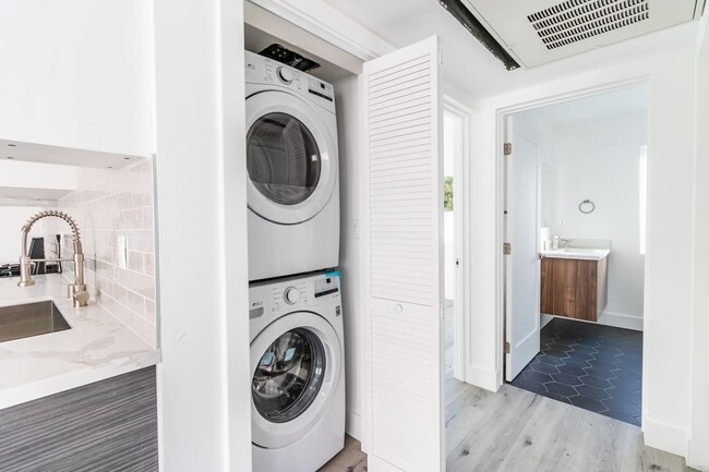 Foto del edificio - 148 S Madison Ave