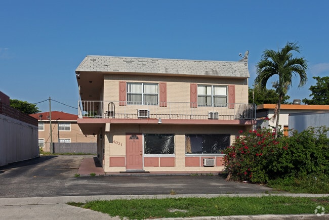 Building Photo - 4021 N Andrews Ave