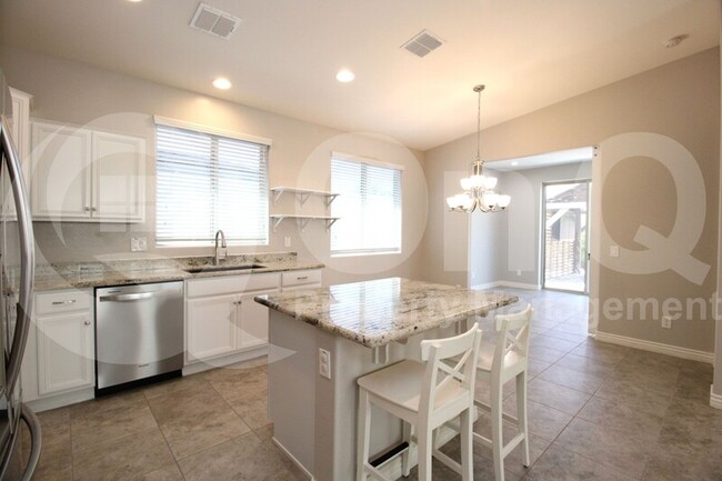 Building Photo - 4290 E Palo Verde St