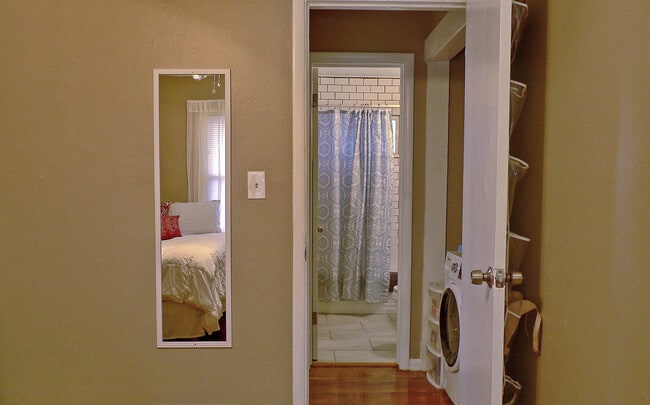 Foto del edificio - 3428 Charlotte St