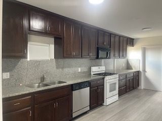 Building Photo - 900 S G