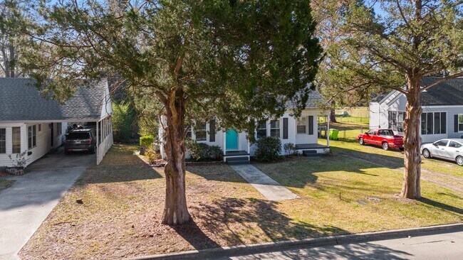 Building Photo - 607 Watson Ave