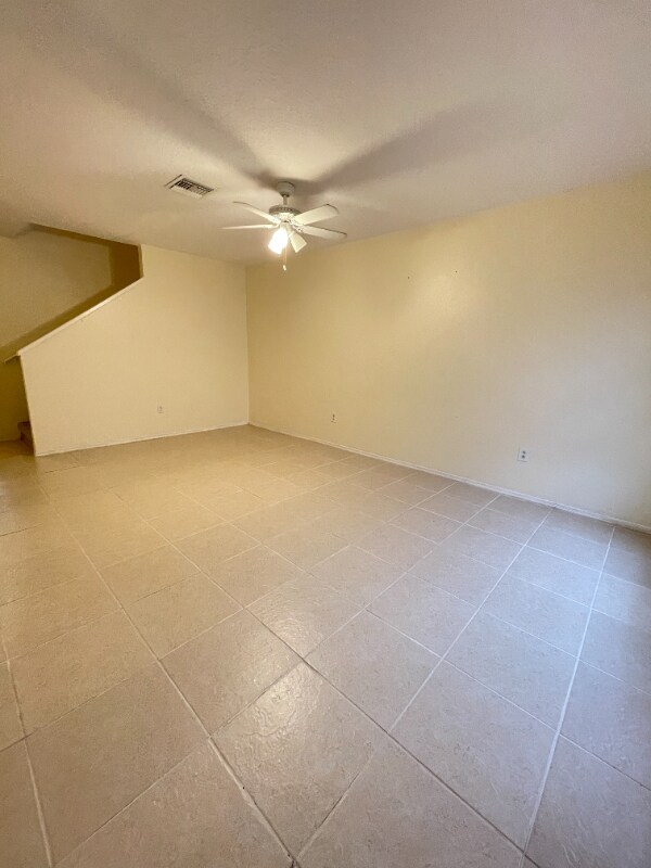 Foto del edificio - 1730 Fluorshire Dr