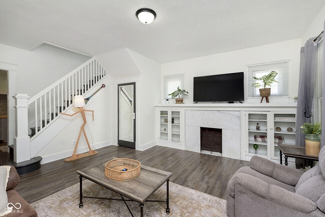 Foto del edificio - 1432 Sturm Ave