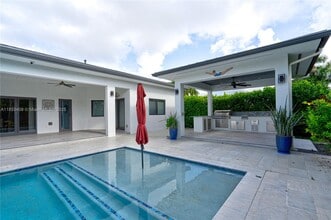 Building Photo - 2521 SW 105th Ave
