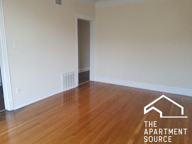Foto del edificio - 2404 W 63rd St