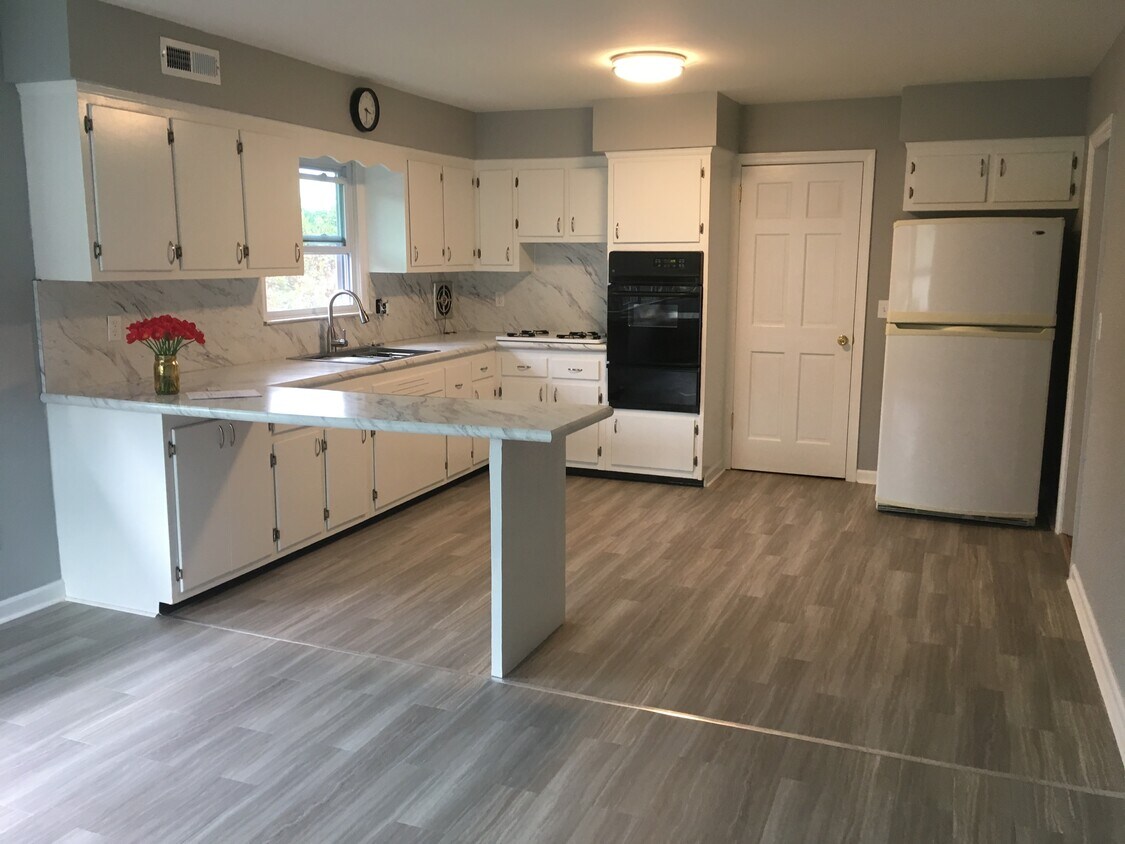 Kitchen - 310 N 12th St