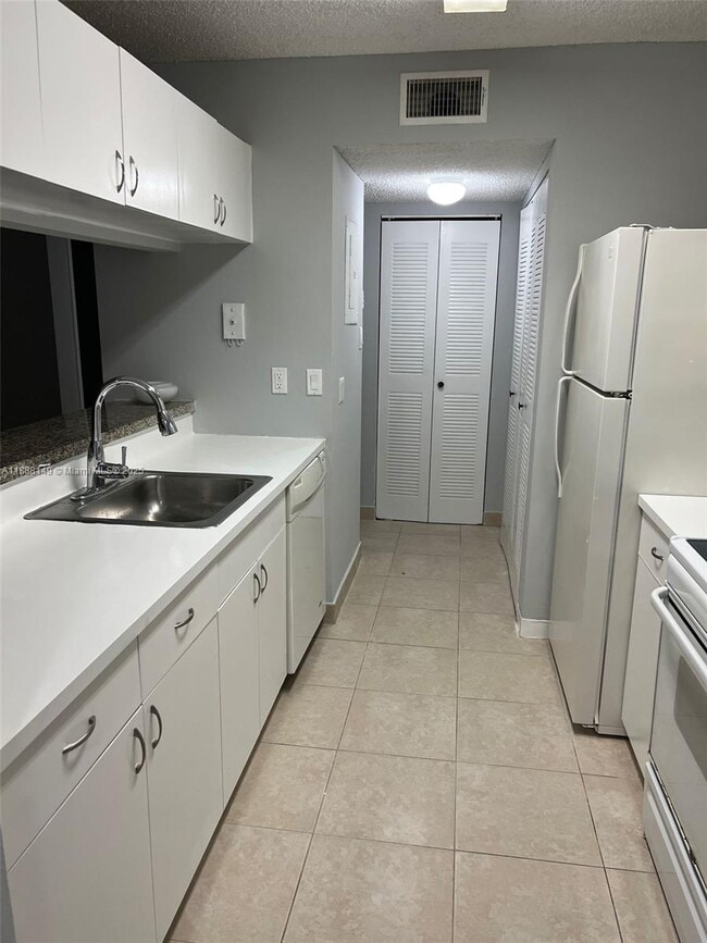 Foto del edificio - 10521 SW 158th Ct