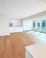 Building Photo - 3 Side Cut Rd