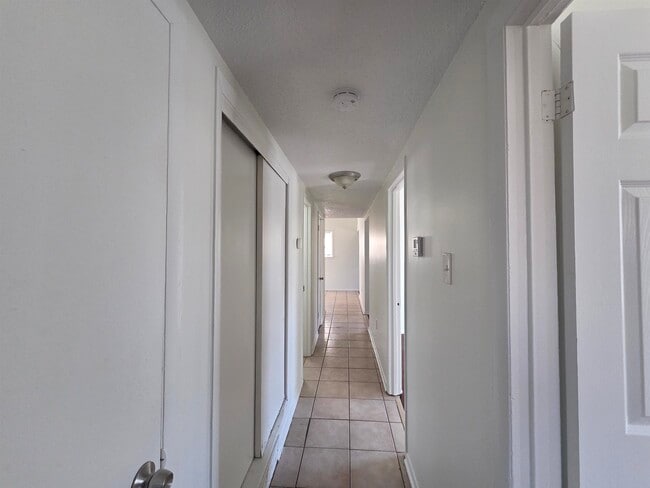 Building Photo - 4638 Appleville St