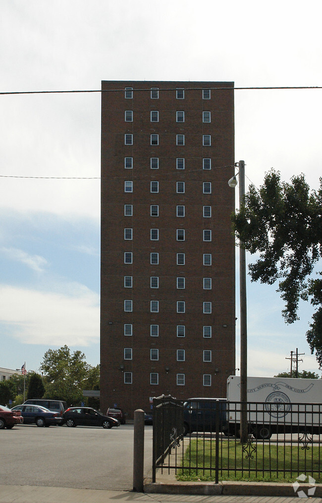 Foto del edificio - Cedar Extension Hi-Rise