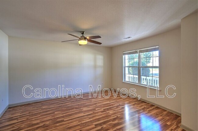 Building Photo - 109 Landing Ln